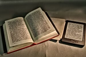 E-book reader, libro cartaceo